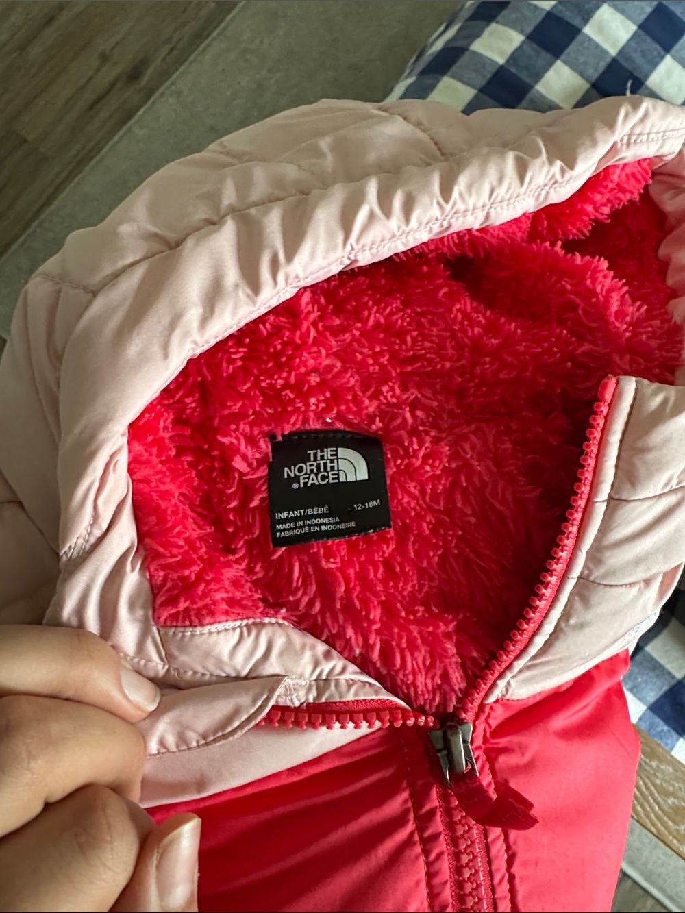 The North Face Girls' Light Pink and Coral Puffer Jacket with Hood - Picture 3 of 3